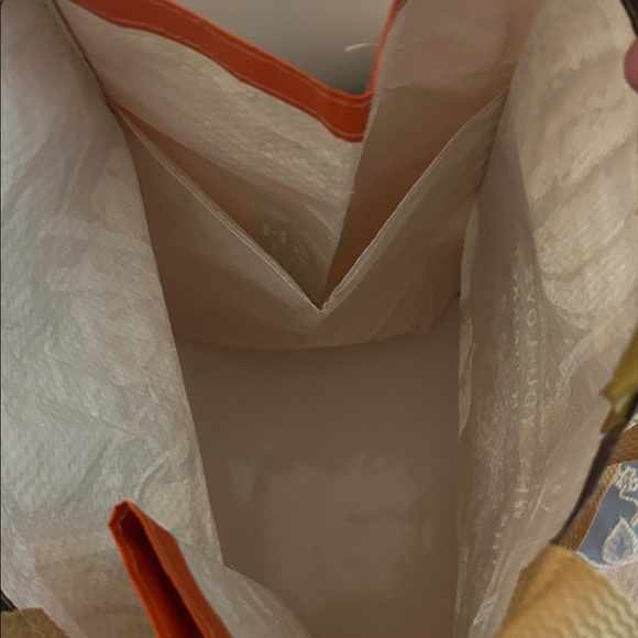 Fresh Market Fall Tote - Picture 4 of 4